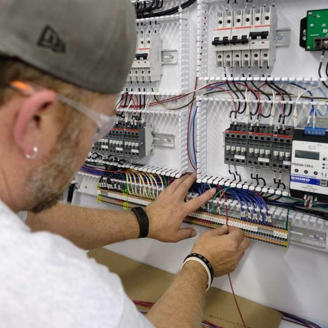 electrician wiring breakers