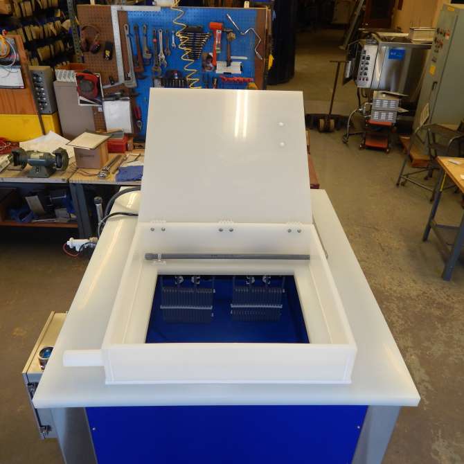 front view of ultrasonic cleaning tub