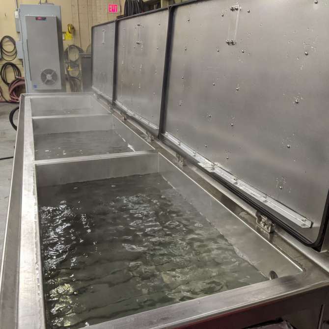 ultrasonic cleaning system filled with water